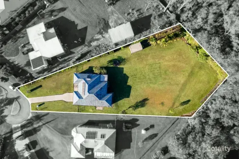 Property photo of 9 Bowerbird Place Landsborough QLD 4550