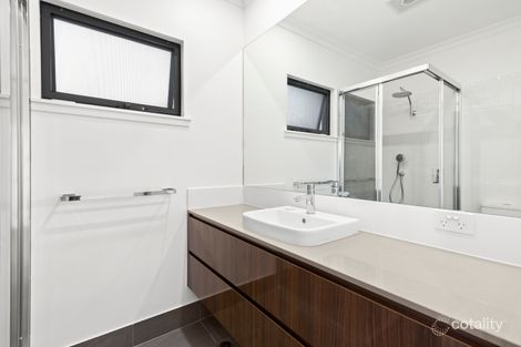 Property photo of 37 Edge Court Manoora QLD 4870