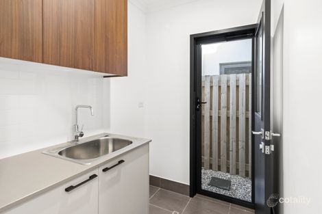 Property photo of 37 Edge Court Manoora QLD 4870