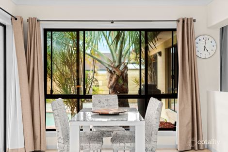 Property photo of 22 John Dalley Drive Helensvale QLD 4212