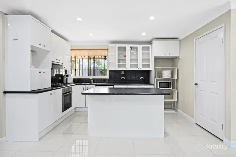 Property photo of 21 Leicester Way St Clair NSW 2759