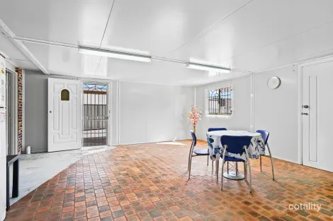 Property photo of 21 Leicester Way St Clair NSW 2759