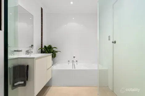 Property photo of 17 Glenhaven Place Oyster Bay NSW 2225