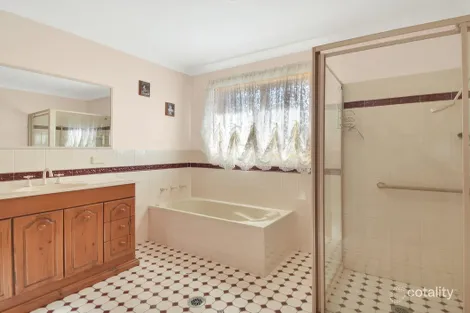 Property photo of 87 Thornhill Street Young NSW 2594