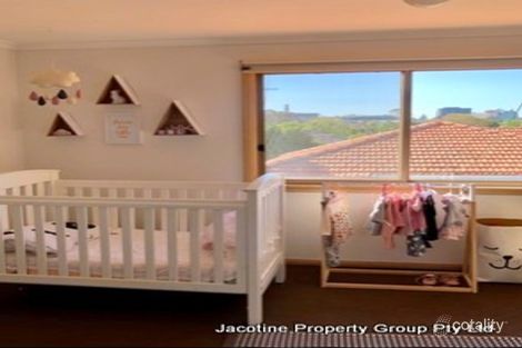 Property photo of 1/32 Nepean Avenue Hampton East VIC 3188