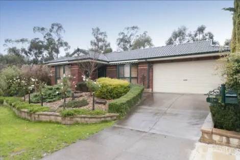 13 Charlwood Dr, Mooroolbark, VIC 3138
