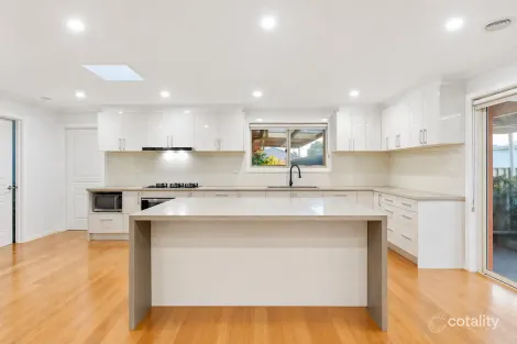 18 Huntsman Dr, Noble Park, VIC 3174