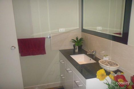 Property photo of 16 Cottswold Avenue Narre Warren VIC 3805