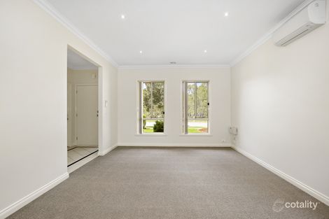 Property photo of 14 Clearwater View South Morang VIC 3752