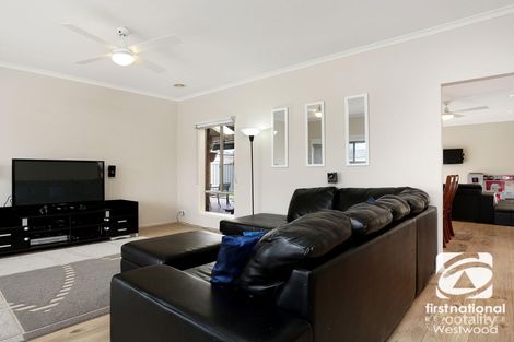 Property photo of 4 Radiata Close Manor Lakes VIC 3024