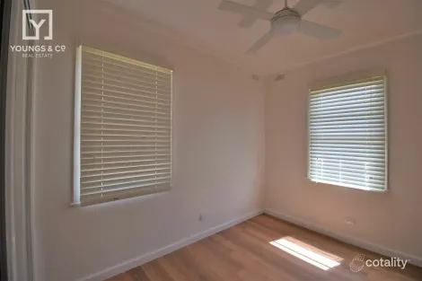 Property photo of 76 Grutzner Avenue Shepparton VIC 3630