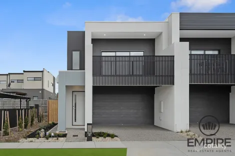 42 Titan Dr, Clyde North, VIC 3978