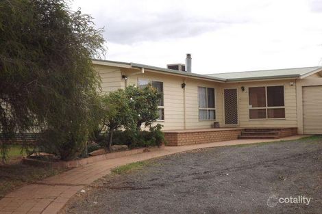 Property photo of 4 Graves Place Griffith NSW 2680