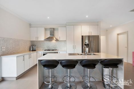 Property photo of 8 Hummingbird Boulevard Tarneit VIC 3029