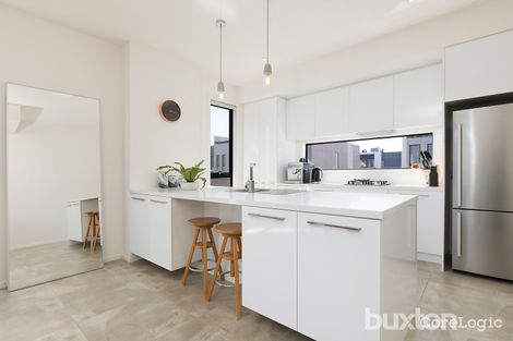 Property photo of 21 Central Park Walk Cheltenham VIC 3192