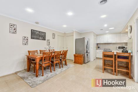 Property photo of 21 Forsyth Court Cranbourne North VIC 3977