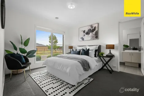 Property photo of 17 Pinnibar Way Weir Views VIC 3338