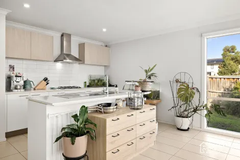 Property photo of 14 Athlestane Road Doreen VIC 3754