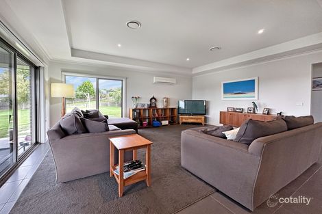 Property photo of 17 Paulan Court Warragul VIC 3820