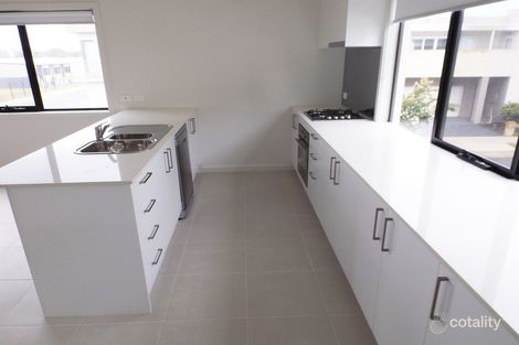 Property photo of 1/17 Edgeware Close Pakenham VIC 3810