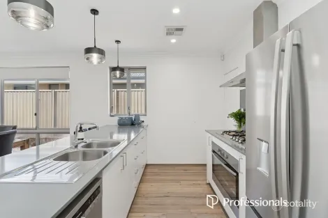 Property photo of 13 Canopy Circuit Forrestfield WA 6058