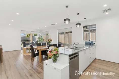 Property photo of 13 Canopy Circuit Forrestfield WA 6058