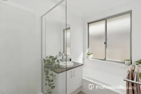 Property photo of 13 Canopy Circuit Forrestfield WA 6058