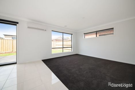 Property photo of 15 Rebecca Court Pakenham VIC 3810