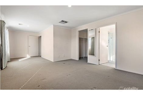 Property photo of 16 Scarlet Drive Bundoora VIC 3083