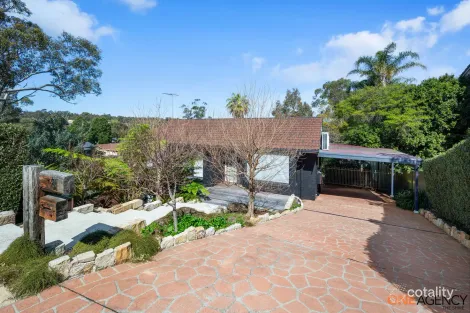 Property photo of 81 Barnes Crescent Menai NSW 2234