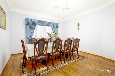 Property photo of 4 Reynella Close Edensor Park NSW 2176