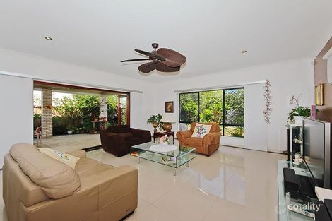 Property photo of 4 Valetta Crescent Varsity Lakes QLD 4227