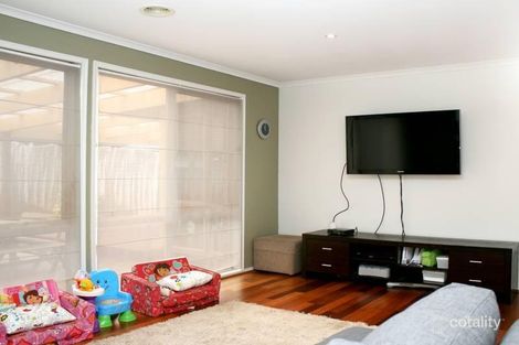 Property photo of 17 Hindmarsh Drive Manor Lakes VIC 3024