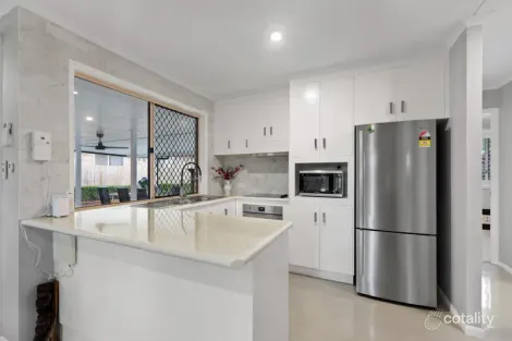 Property photo of 27 George Fordyce Drive Rural View QLD 4740