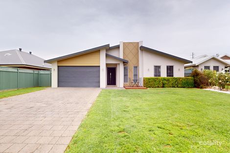 Property photo of 6 Artesian Court Dubbo NSW 2830