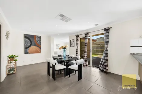 Property photo of 10 Bridlepath Drive Truganina VIC 3029