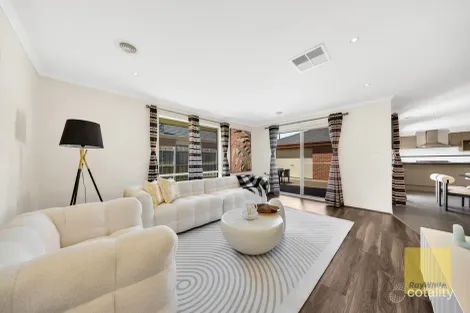 Property photo of 10 Bridlepath Drive Truganina VIC 3029