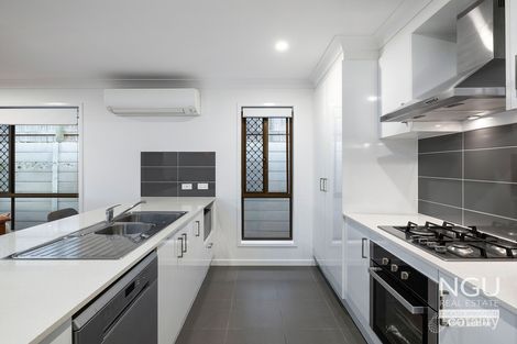 Property photo of 15 Bungil Way Spring Mountain QLD 4300