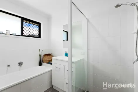 Property photo of 19 Imperial Circuit Eli Waters QLD 4655