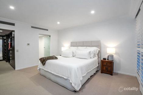 Property photo of 9/120 Surf Parade Broadbeach QLD 4218