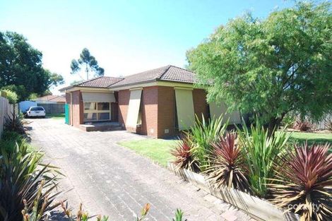 12 Ainsleigh Ct, Cranbourne, VIC 3977