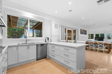 Property photo of 5 Emerald Court Langwarrin VIC 3910