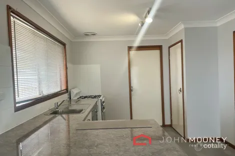 Property photo of 1 Bowen Place Tolland NSW 2650