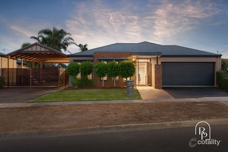 33 Warranqite Cres, Hastings, VIC 3915