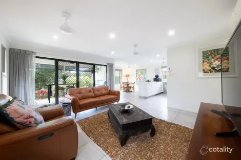 Property photo of 3 Grevillea Place Cannonvale QLD 4802
