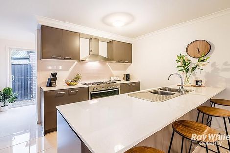 Property photo of 6 Hassett Lane Cranbourne West VIC 3977