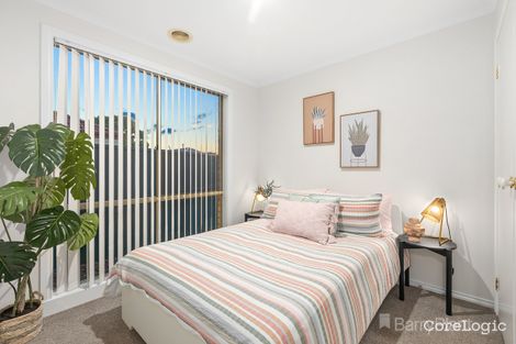 Property photo of 8 Mallee Circuit Pakenham VIC 3810