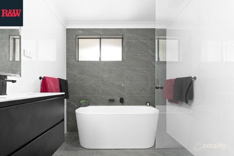 Property photo of 7 Sturgess Place Eagle Vale NSW 2558