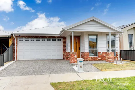 Property photo of 32 Spreading Road Mickleham VIC 3064