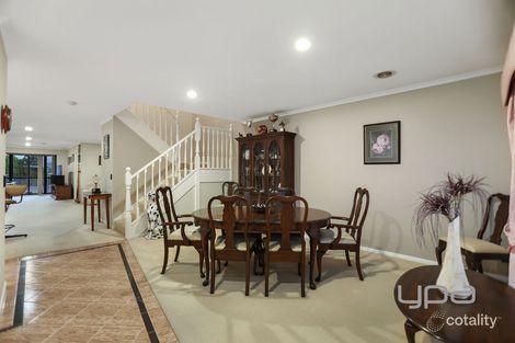 Property photo of 2/8 Pine Avenue Werribee VIC 3030